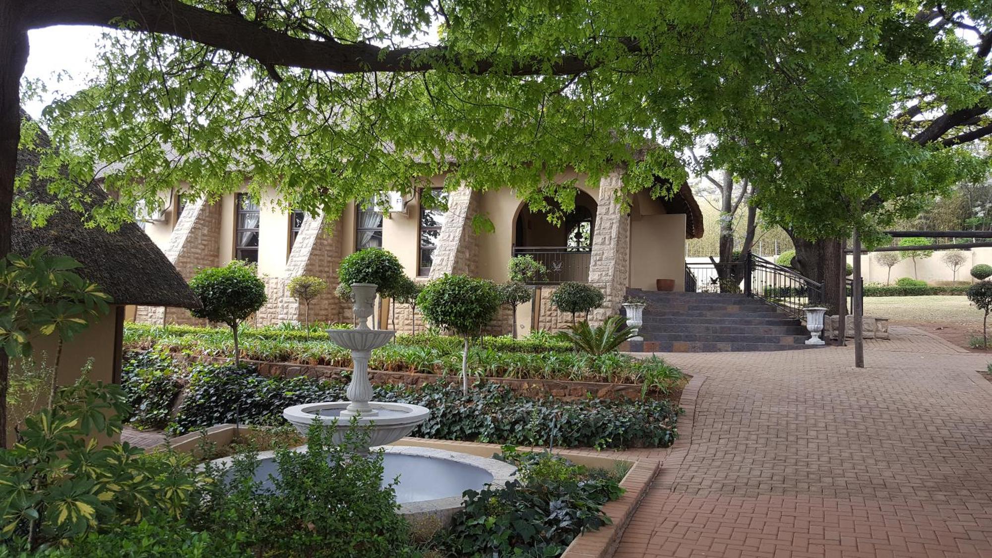 Black Eagle Hotel & Spa Roodepoort Exterior photo